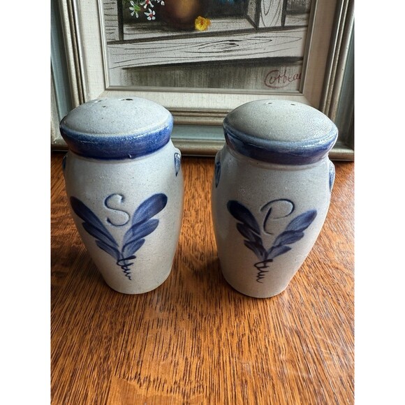 Salt-glazed stoneware pottery Possibly Rowe Pottery salt and pepper shakers. - Picture 1 of 5